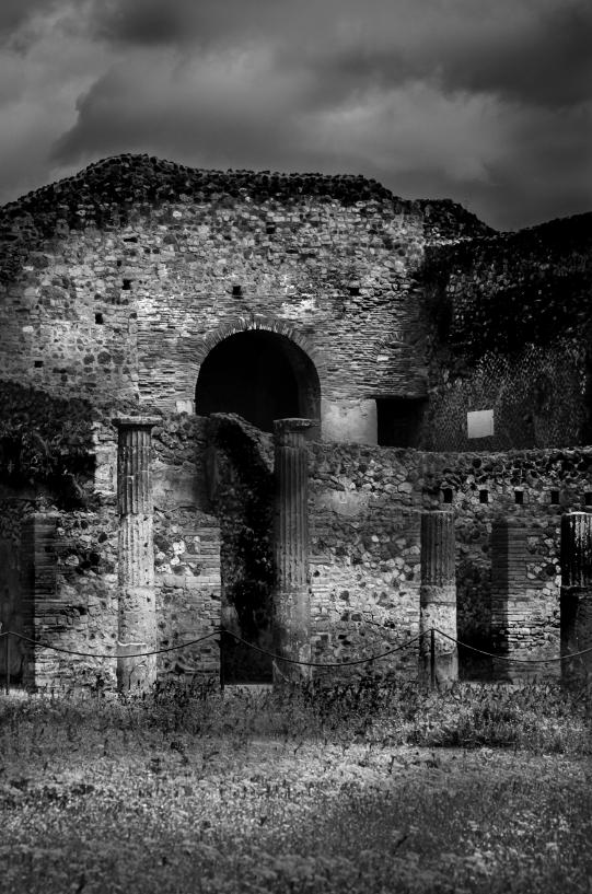 Canvas: Eternal Echoes: Pompeii Ruins in Monochrome