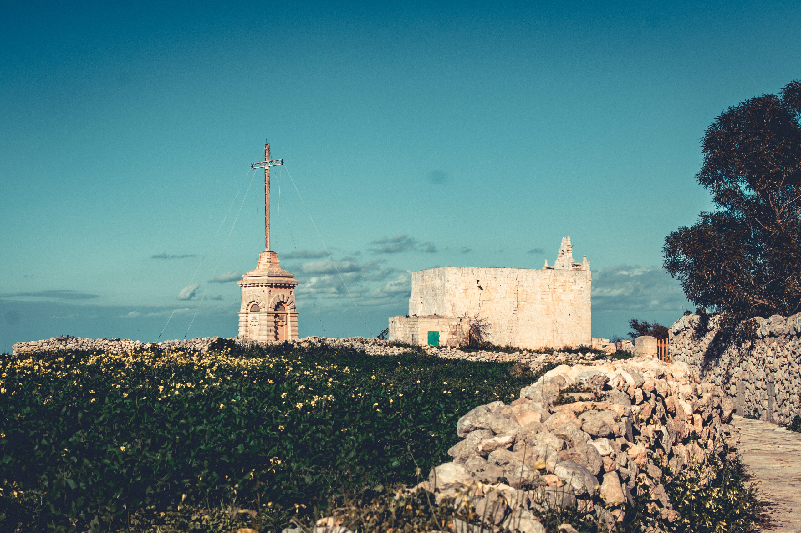 malta siggiewi laferla cross countryside